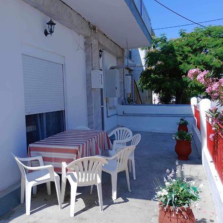 Beautiful Apartment Anais Near The Sea Agia Triada  Exterior photo