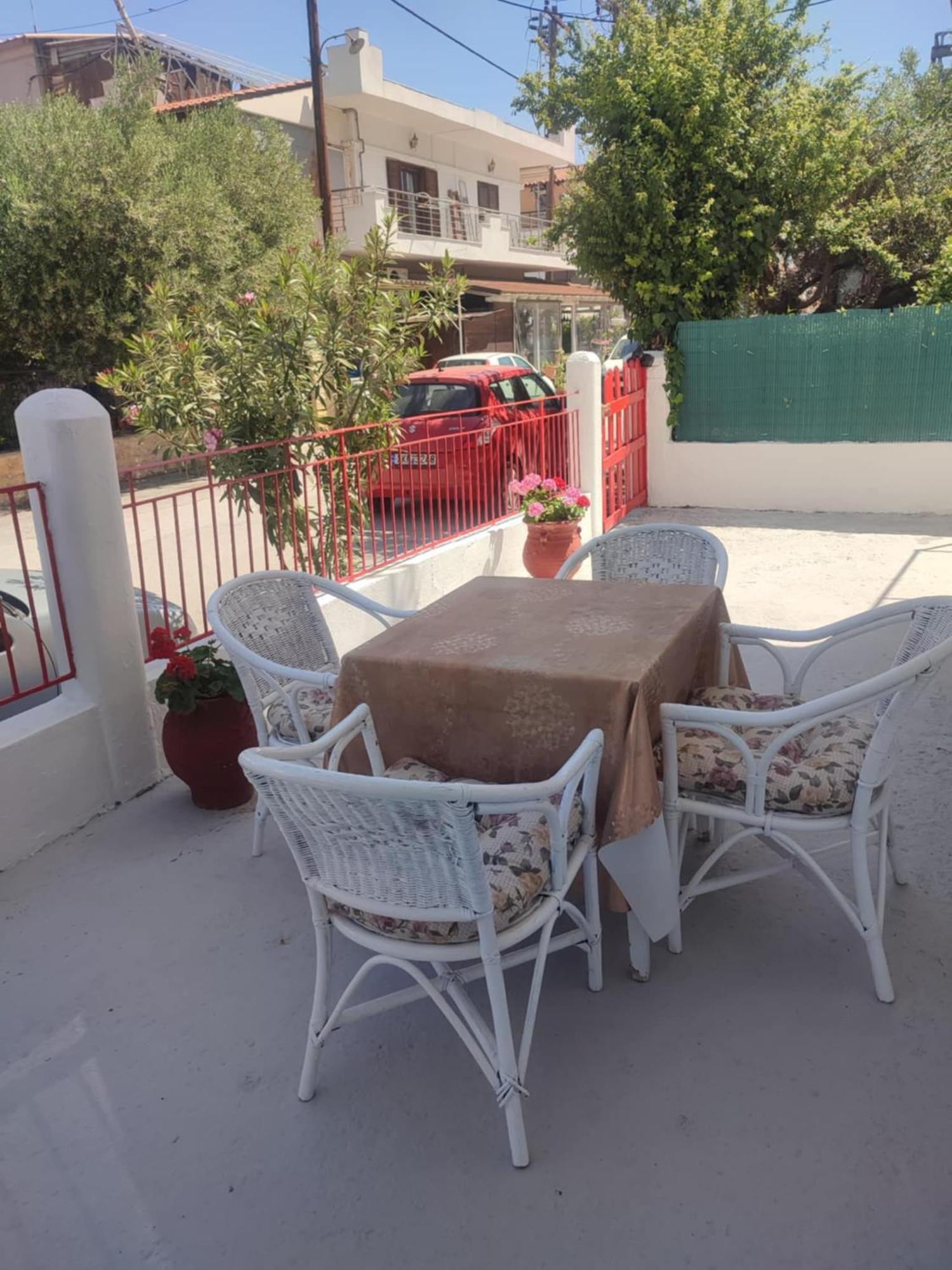 Beautiful Apartment Anais Near The Sea Agia Triada  Exterior photo